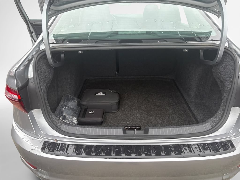 Used 2021 Volkswagen Jetta SEL FWD image 25