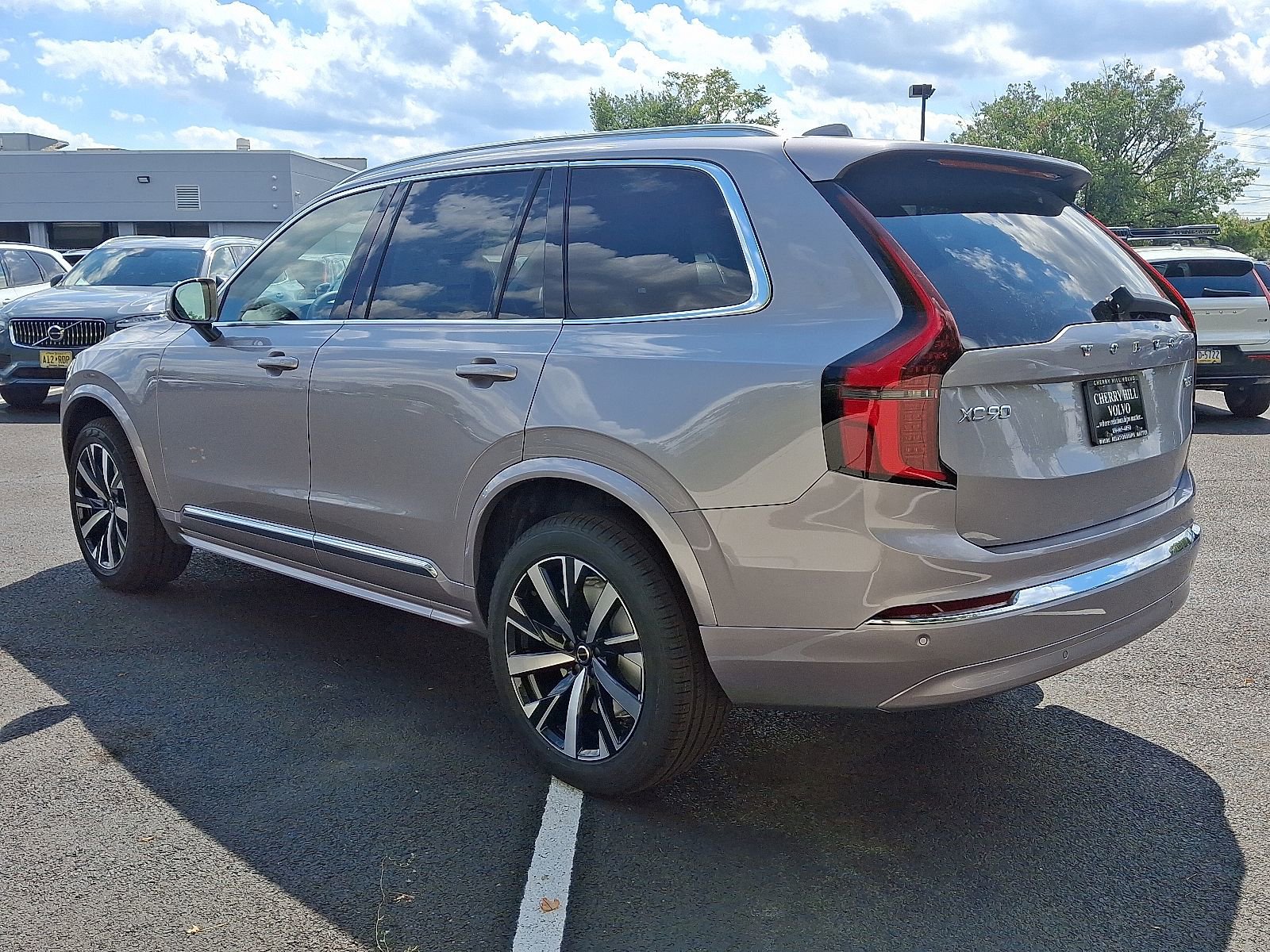 New 2026 Volvo XC90 B5 Core w/ Protection Package image 4
