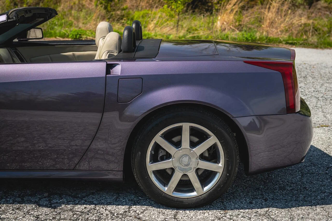 Used 2004 Cadillac XLR image 89