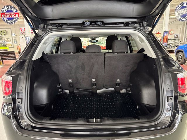 Used 2018 Jeep Compass Sport w/ Tech Group AWD/4WD image 37