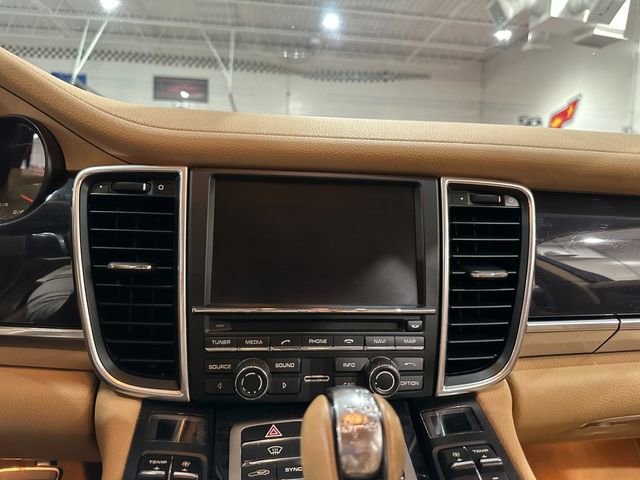 Used 2016 Porsche Panamera image 15