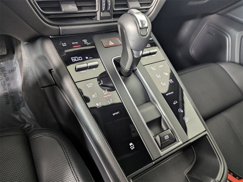 Used 2025 Porsche Macan Base w/ Premium Package Plus image 19