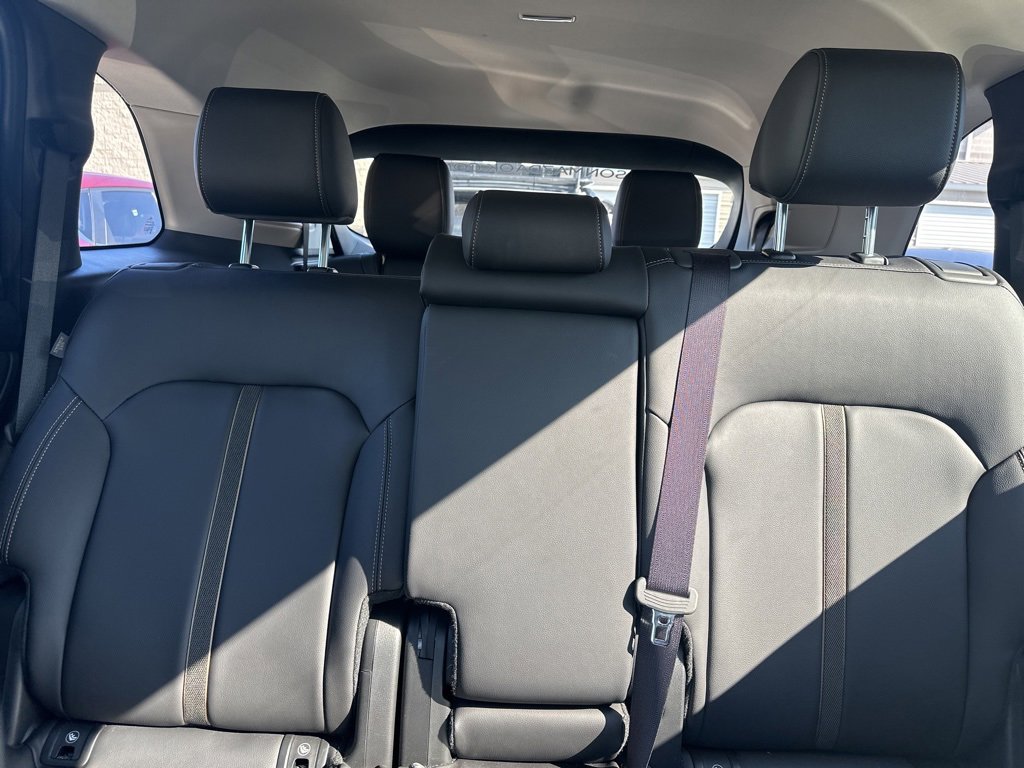 Used 2025 MAZDA CX-90 3.3 Turbo w/ Select Package image 18