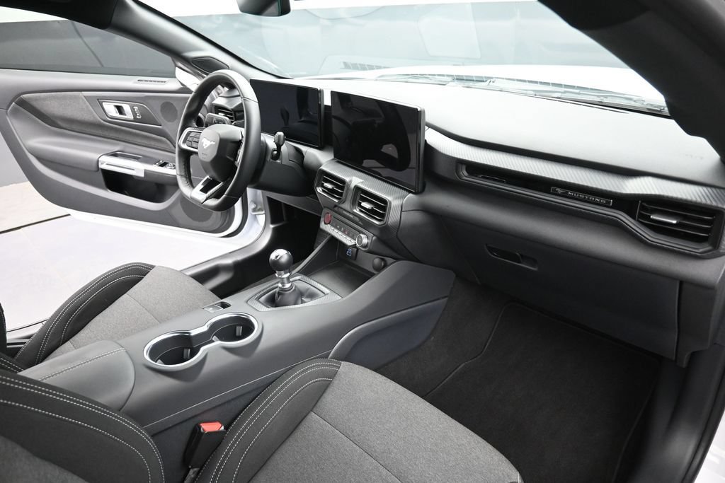 Used 2025 Ford Mustang GT RWD image 2