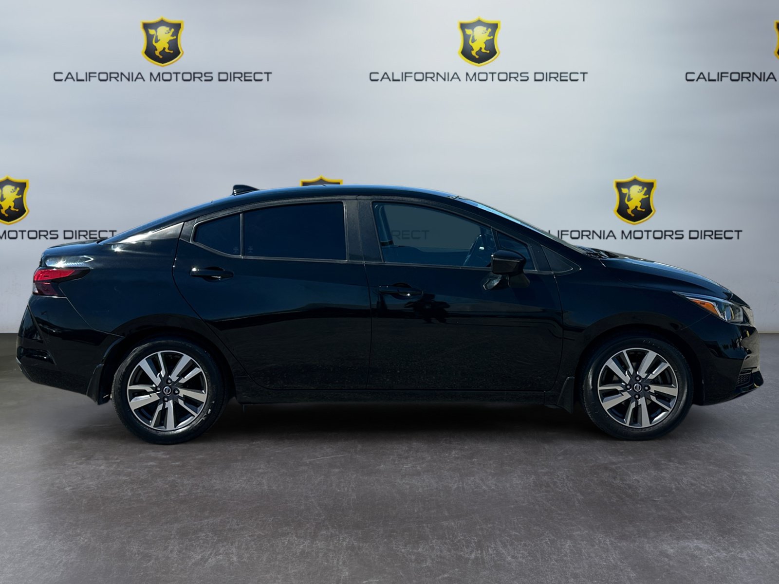Used 2020 Nissan Versa SV FWD image 6