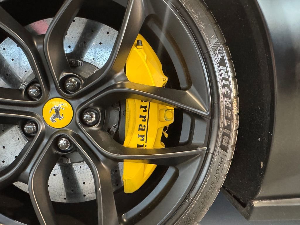 Used 2018 Ferrari GTC4Lusso T RWD image 45