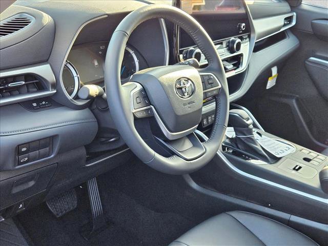 New 2026 Toyota Highlander XLE AWD/4WD image 3