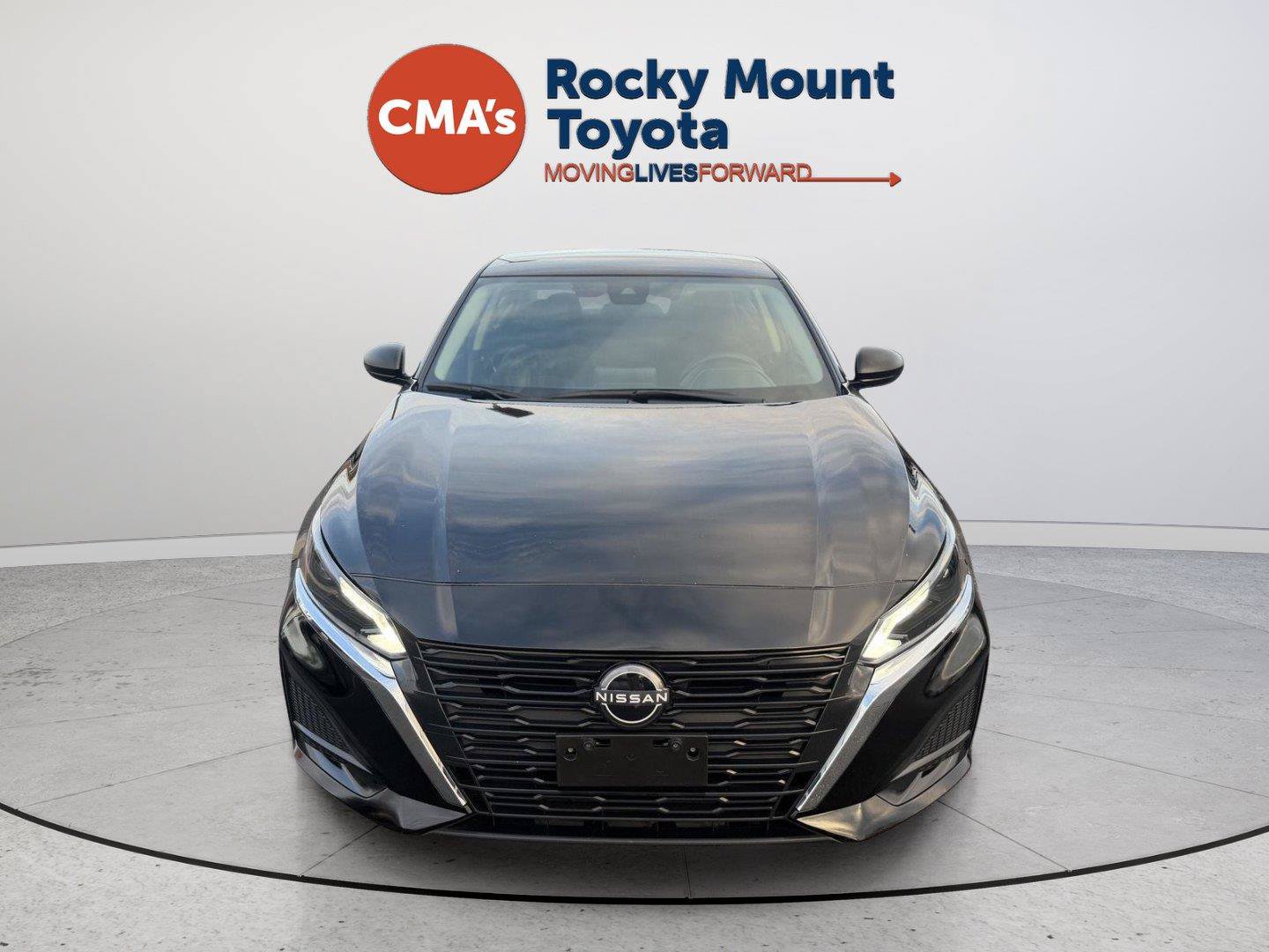 Used 2025 Nissan Altima 2.5 SV FWD image 2