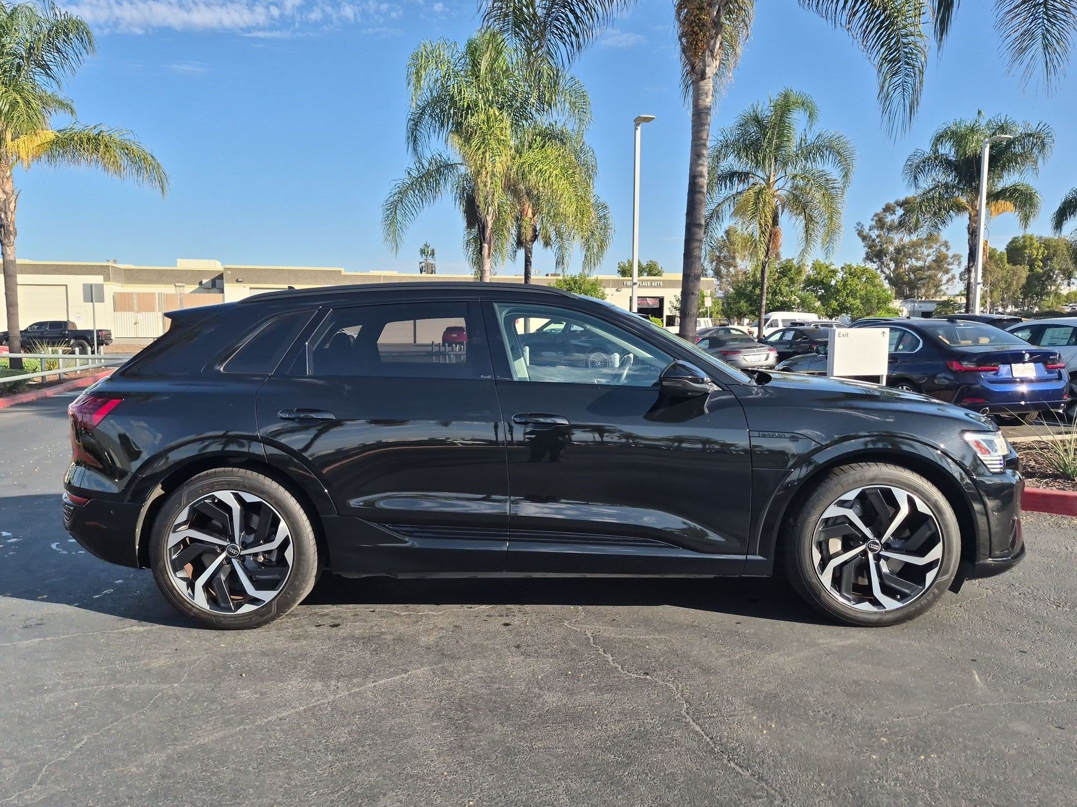 Used 2024 Audi Q8 e-tron Premium Plus w/ Premium Plus Package AWD/4WD image 11