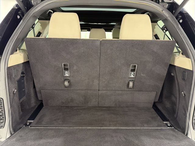 Used 2019 Land Rover Discovery HSE AWD/4WD image 4