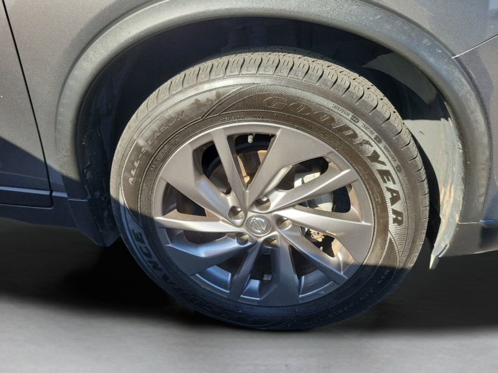 Used 2016 Nissan Rogue SL image 5