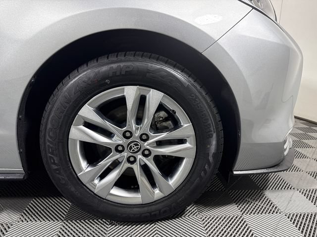 Used 2022 Toyota Sienna Limited AWD/4WD image 24