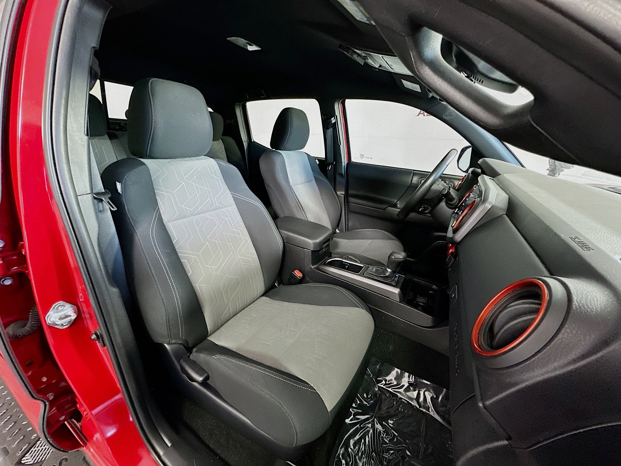Used 2023 Toyota Tacoma TRD Sport w/ Advanced Technology Package image 28