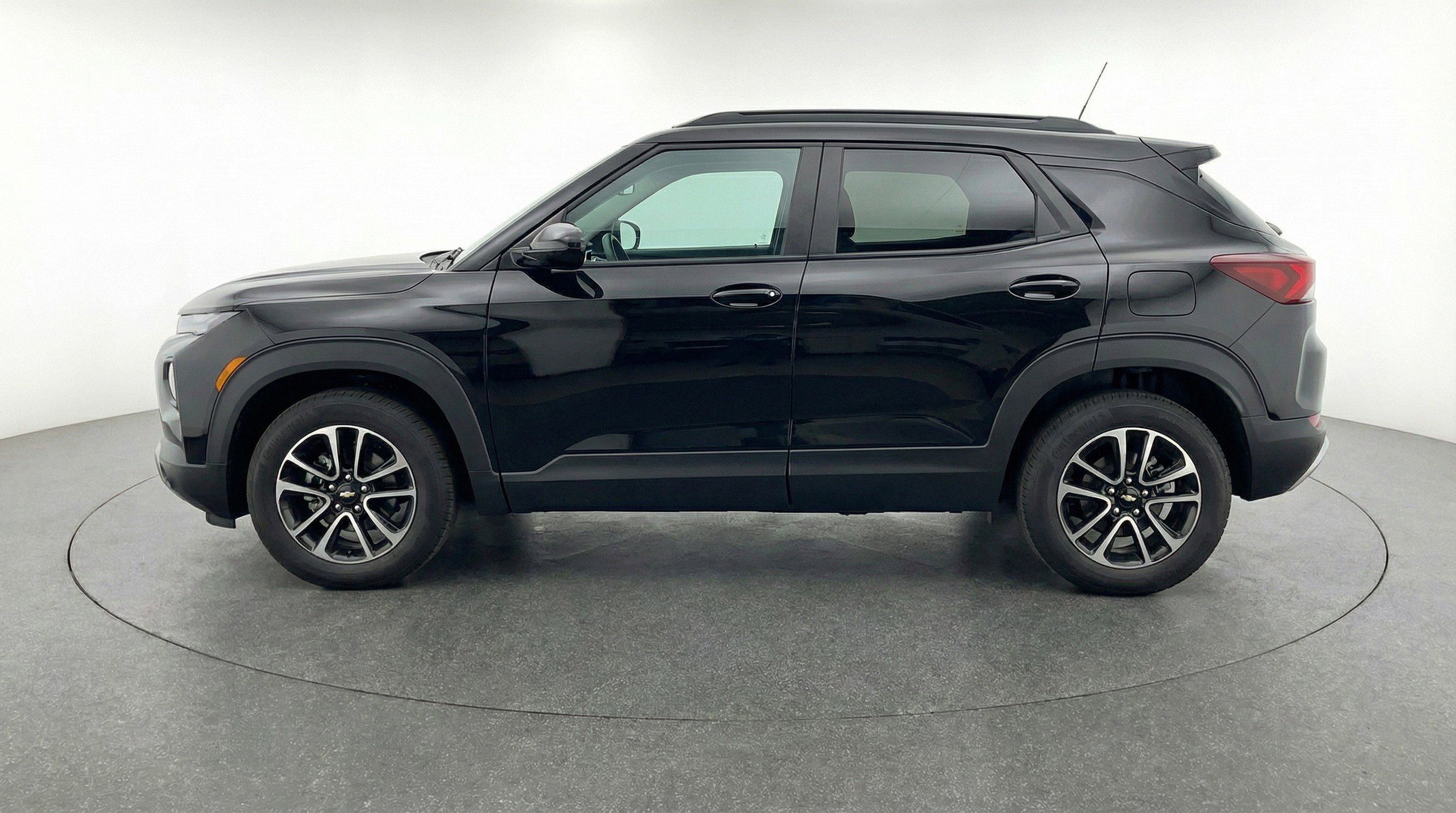 Used 2025 Chevrolet TrailBlazer LT image 5