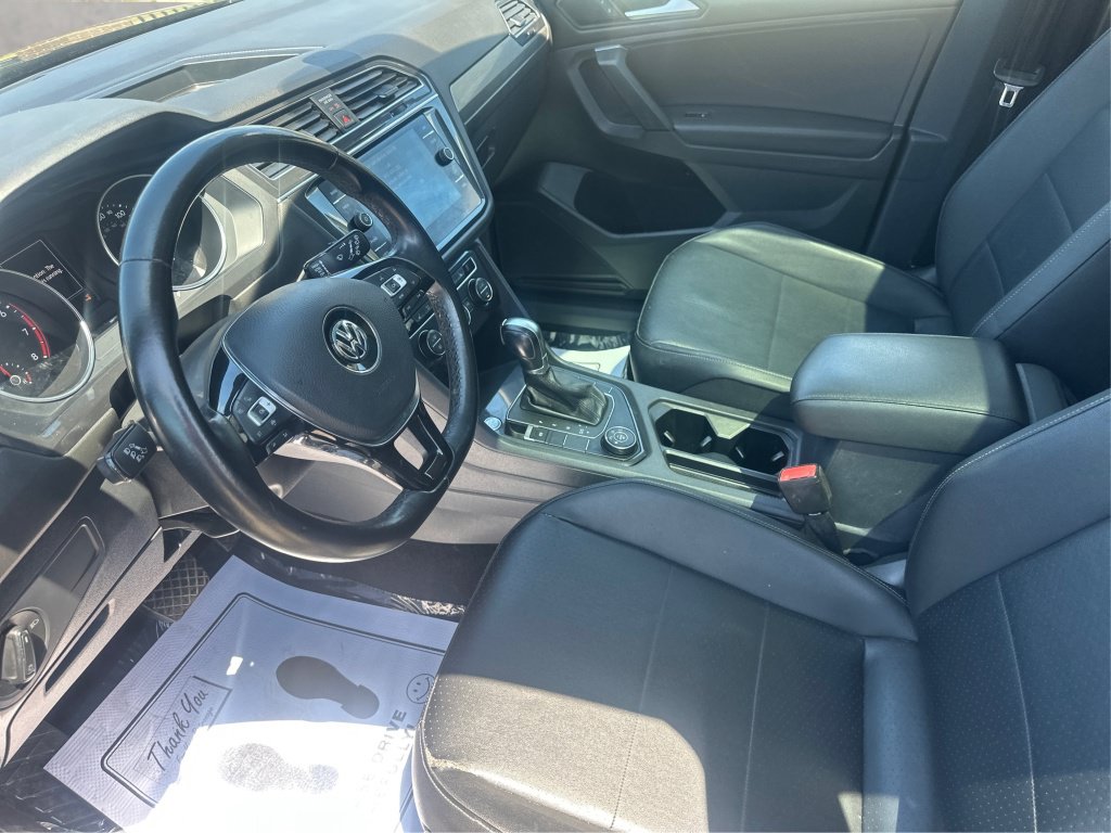 Used 2019 Volkswagen Tiguan SE w/ Panoramic Sunroof Package AWD/4WD image 11