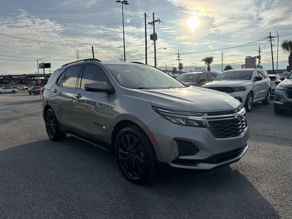 Used 2023 Chevrolet Equinox RS w/ RS Leather Package image 3
