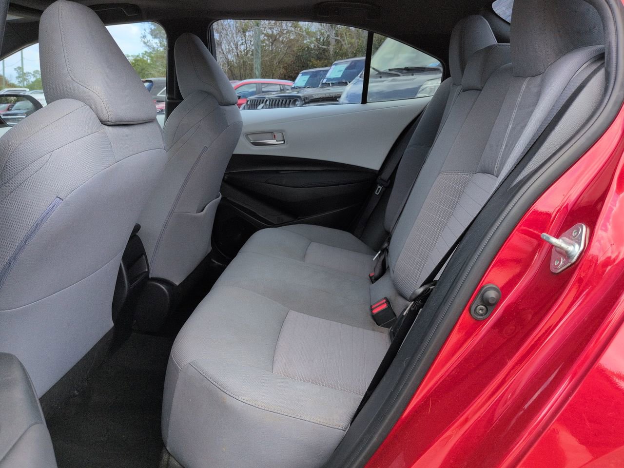 Used 2020 Toyota Corolla SE w/ SE Premium Package FWD image 14