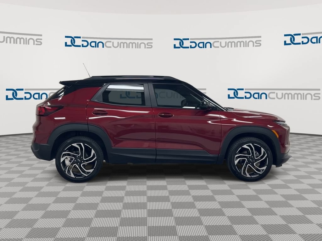 Used 2025 Chevrolet TrailBlazer RS w/ Convenience Package AWD/4WD image 9