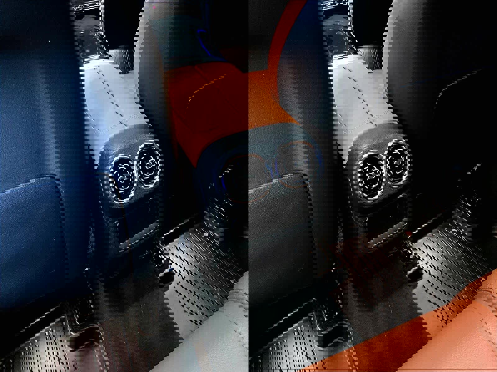 Used 2023 Mercedes-Benz GLC 300 4MATIC image 29