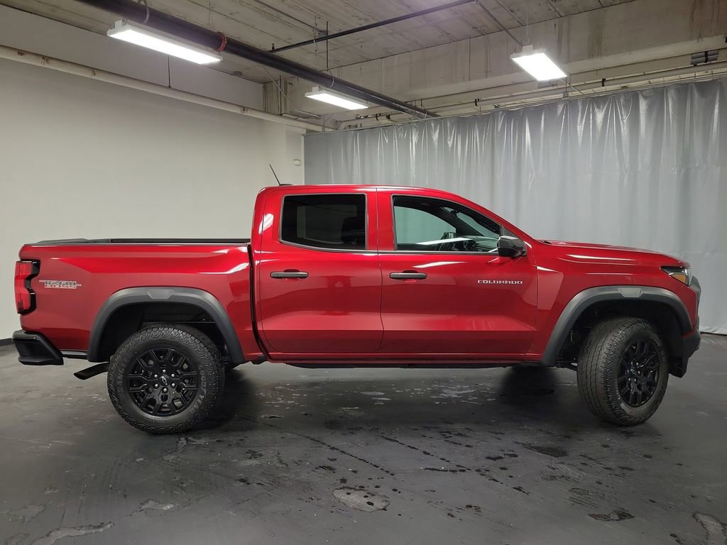 Used 2023 Chevrolet Colorado Trail Boss image 9