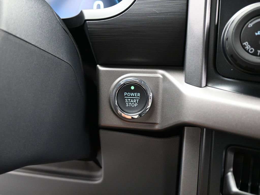 New 2025 Ford F150 Lightning XLT image 18