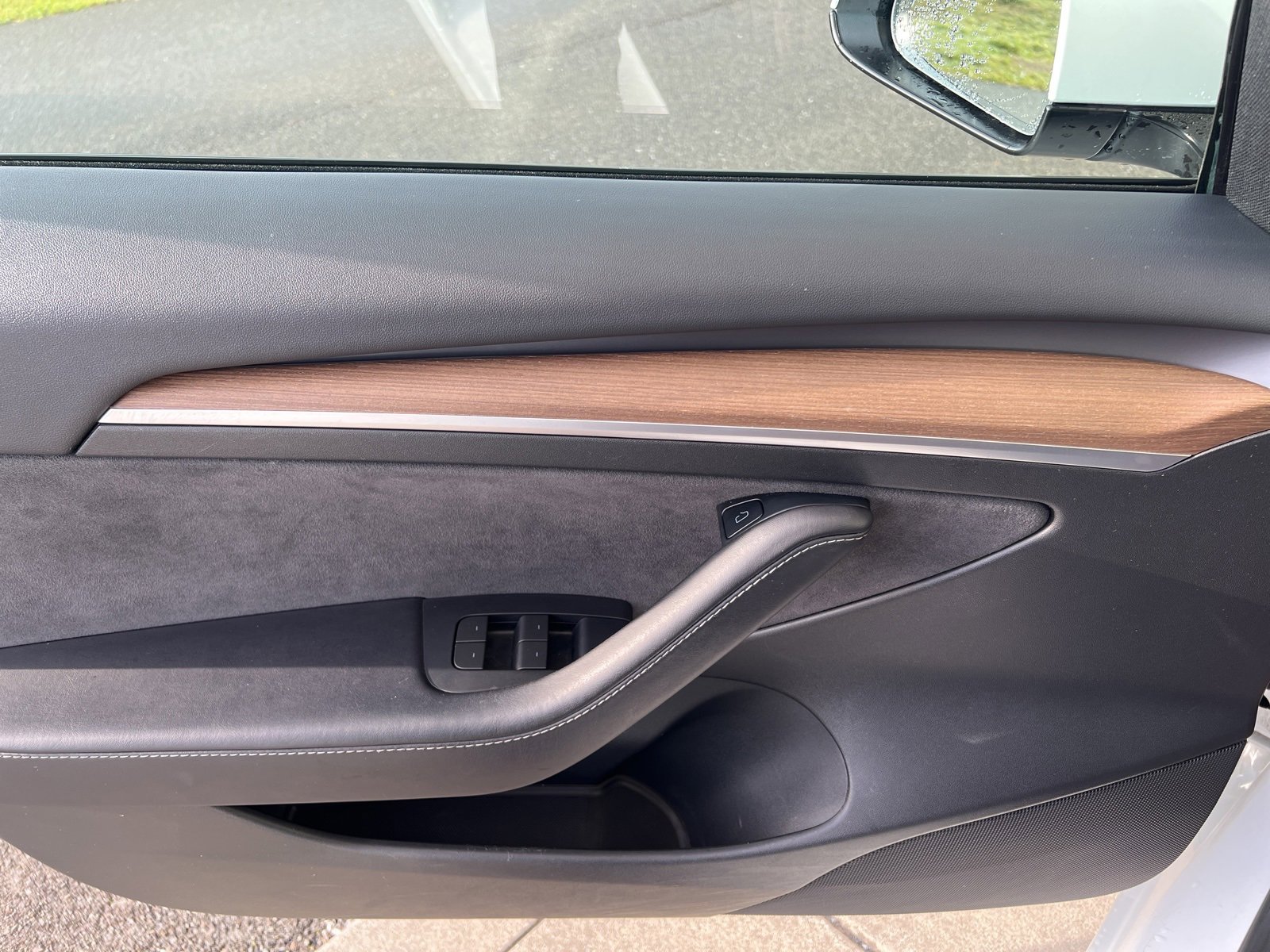 Used 2023 Tesla Model 3 Standard Range image 16