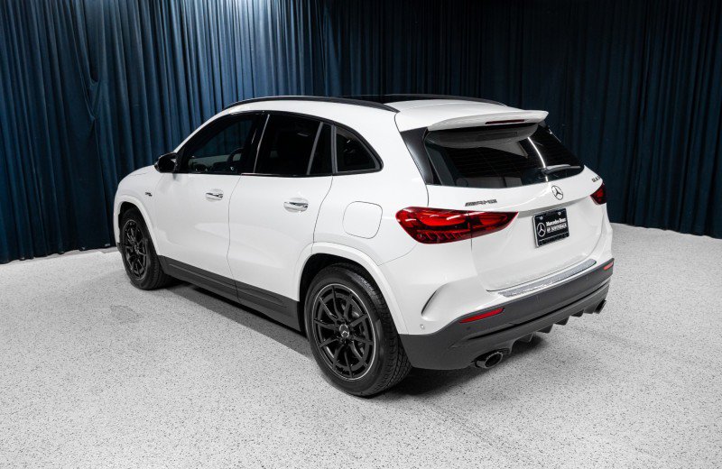 New 2026 Mercedes-Benz GLA 35 AMG 4MATIC image 9