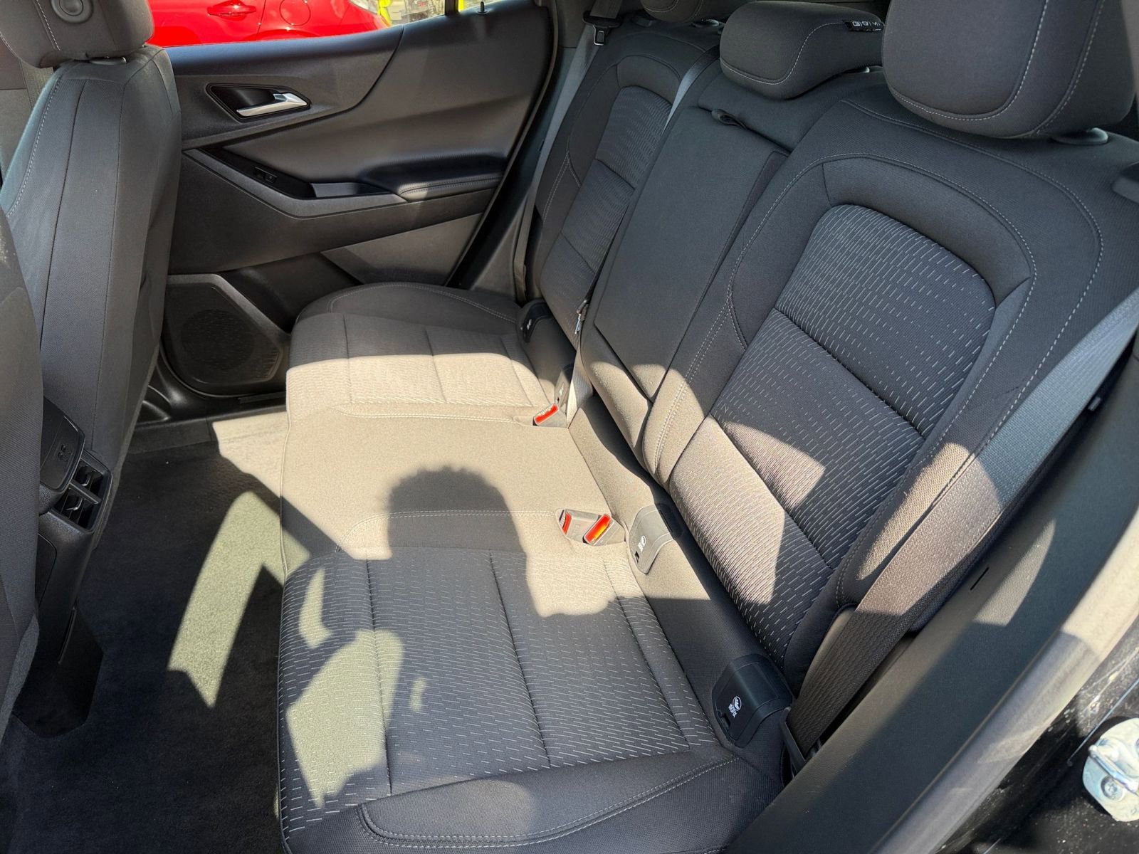 Used 2025 Chevrolet Equinox LT image 37