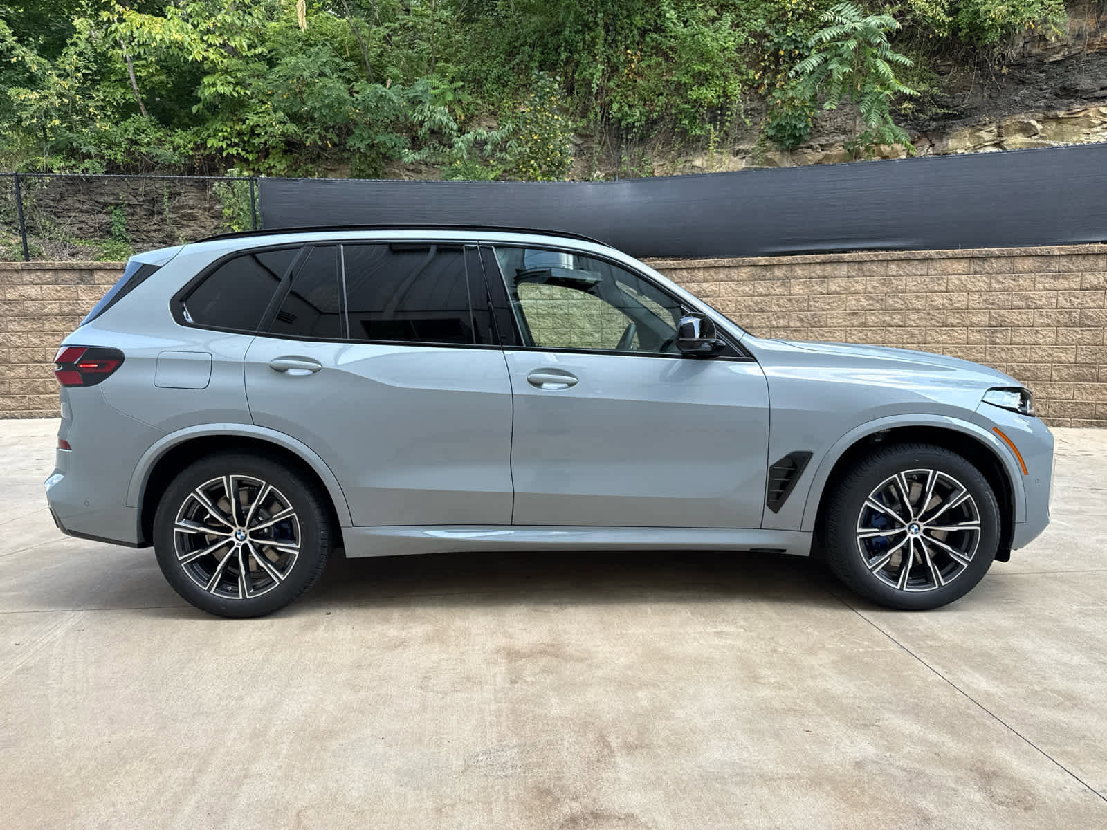 New 2026 BMW X5 M60i w/ Executive Package image 7