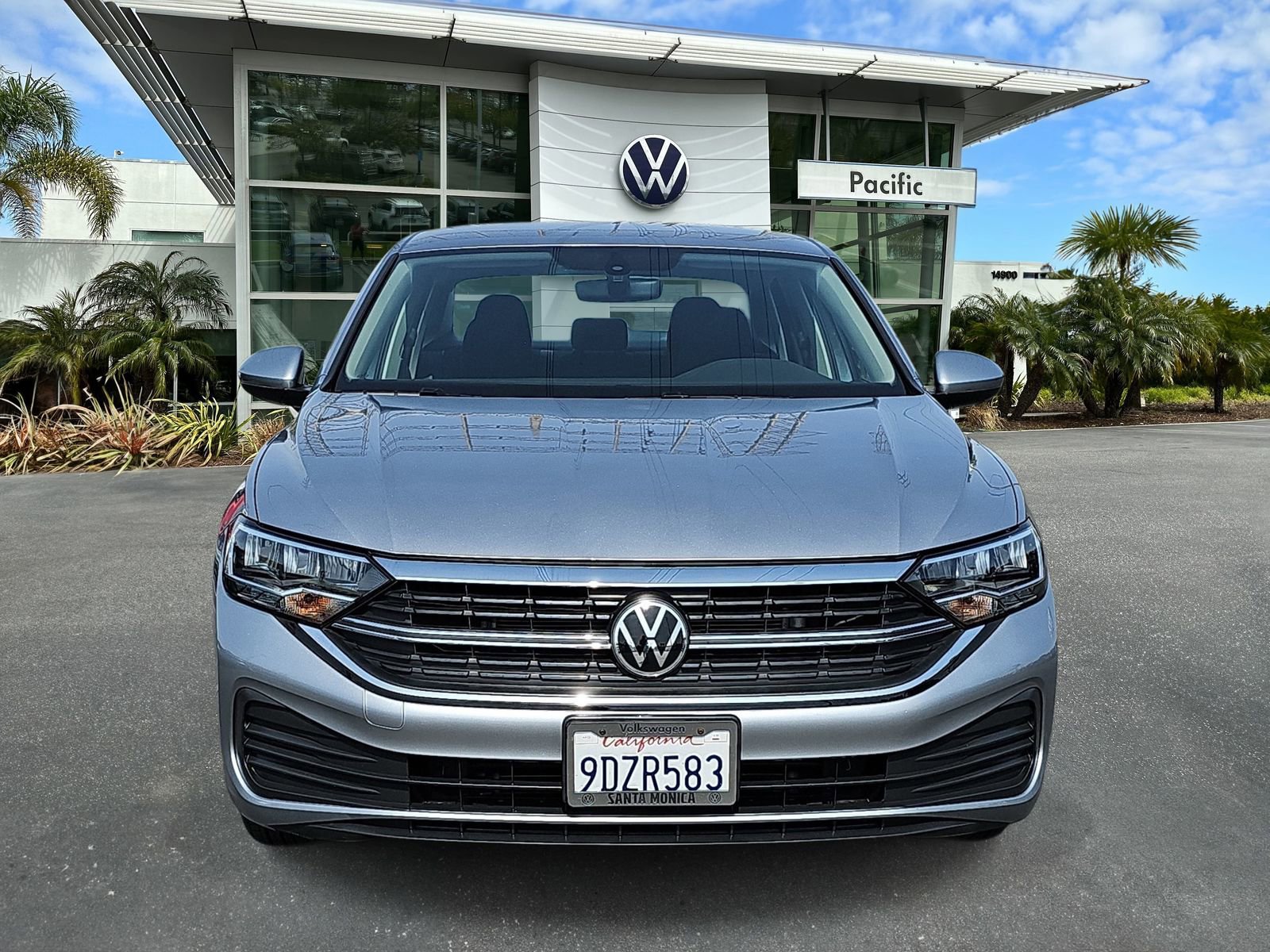 Used 2023 Volkswagen Jetta S image 2