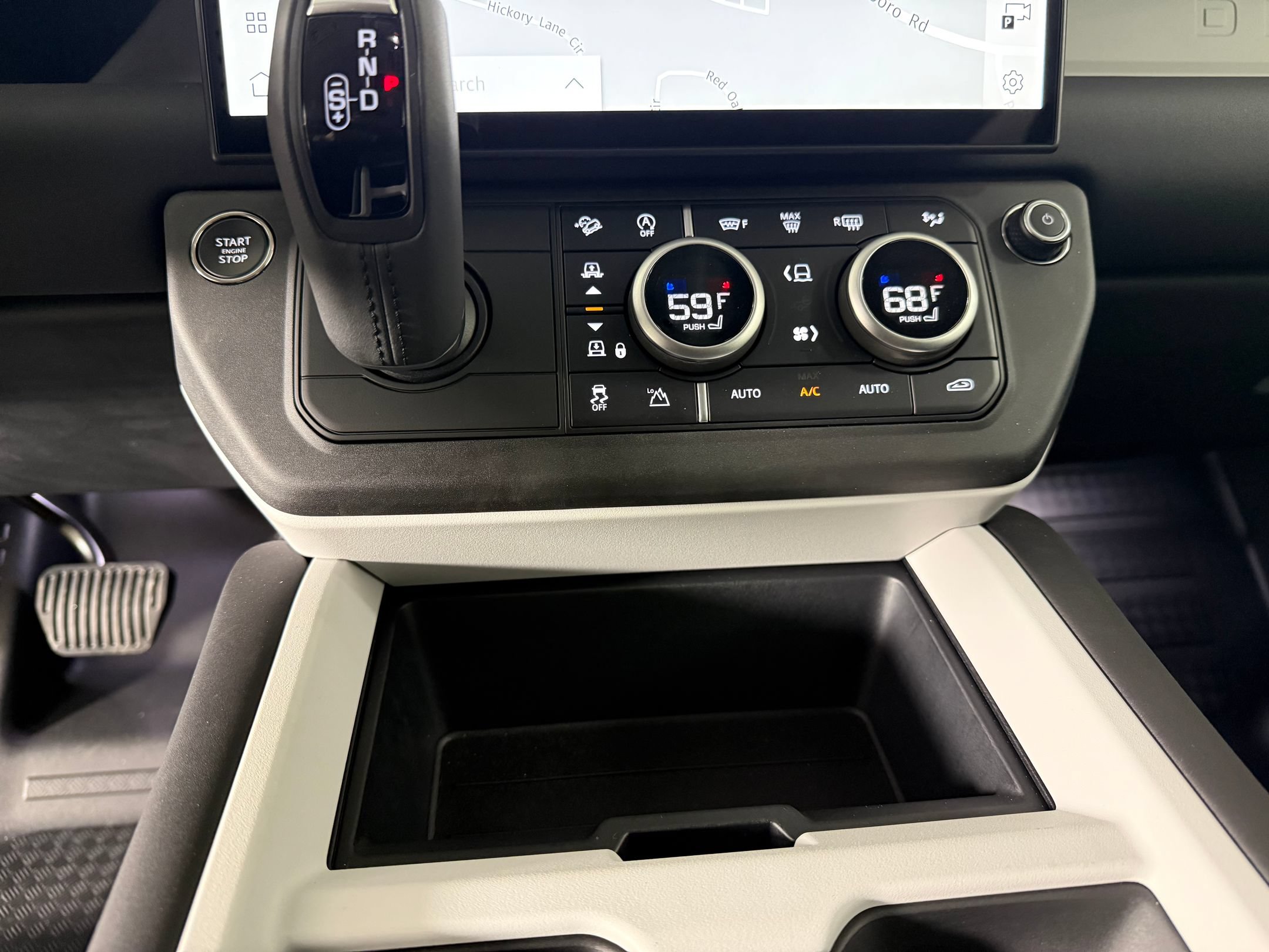New 2026 Land Rover Defender 110 X-Dynamic SE AWD/4WD image 16