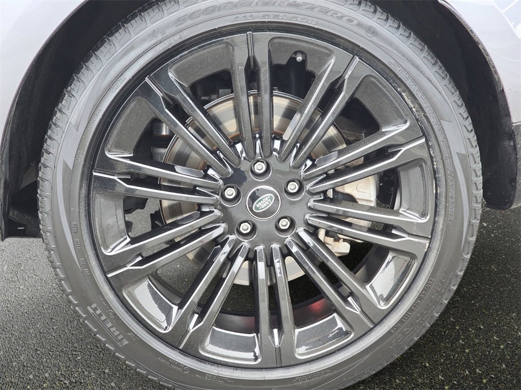 Certified 2023 Land Rover Range Rover SE image 36