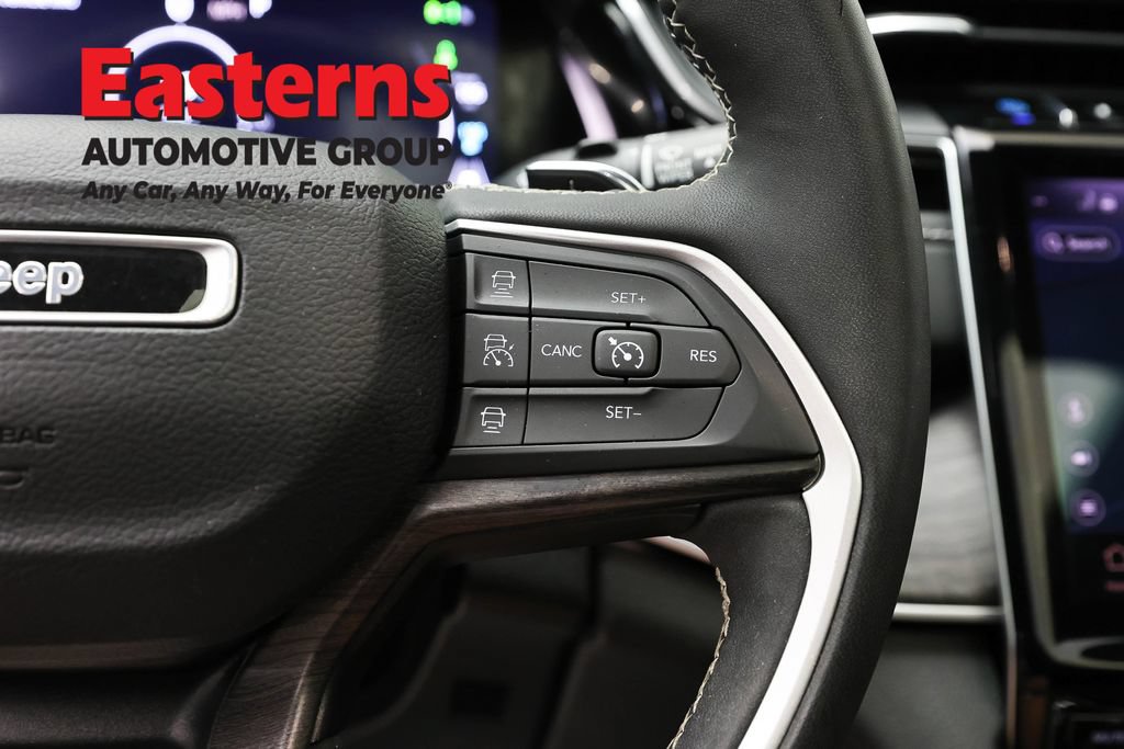 Used 2022 Jeep Grand Cherokee Limited 4xe w/ Luxury Tech Group II AWD/4WD image 16