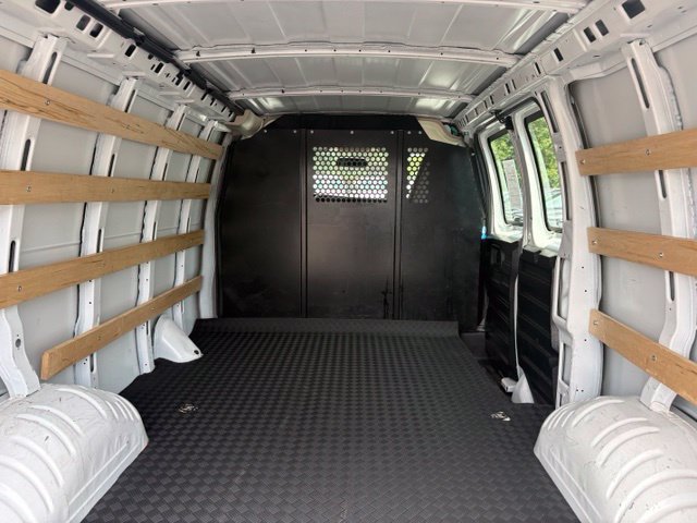 Used 2025 Chevrolet Express 2500 w/ Driver Convenience Package RWD image 9
