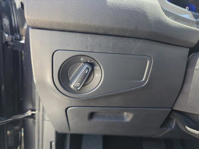 Used 2023 Volkswagen Tiguan SE FWD image 29