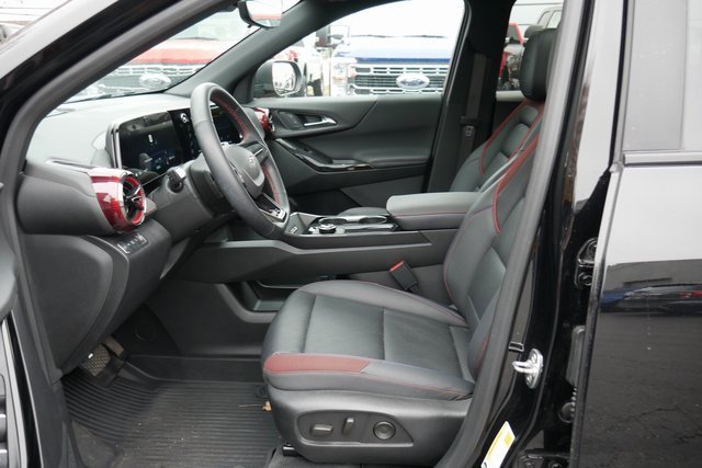 Used 2025 Chevrolet Equinox RS w/ Safety and Technology Package image 2