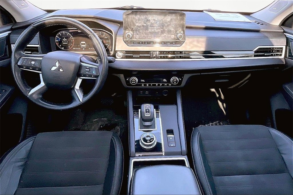 Used 2022 Mitsubishi Outlander SE image 8