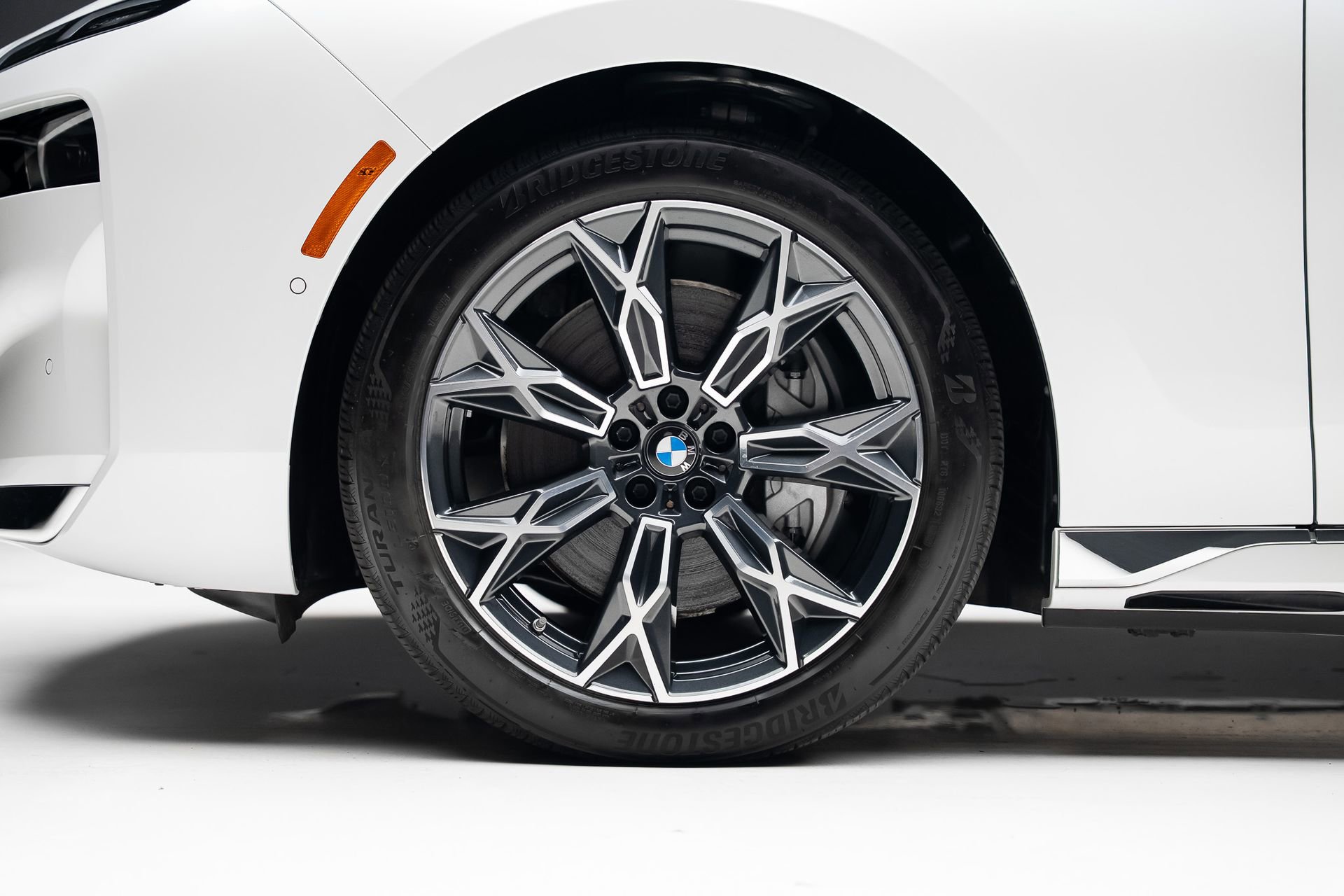 Used 2023 BMW i7 xDrive60 AWD/4WD image 20
