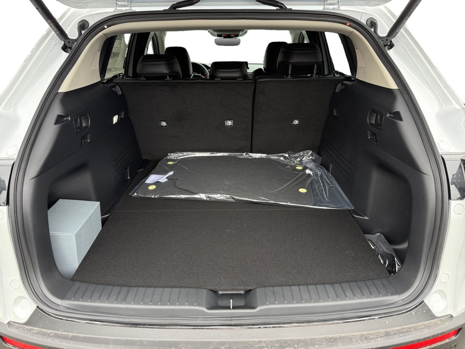 New 2026 MAZDA CX-50 AWD 2.5 S w/ Cargo Package image 17