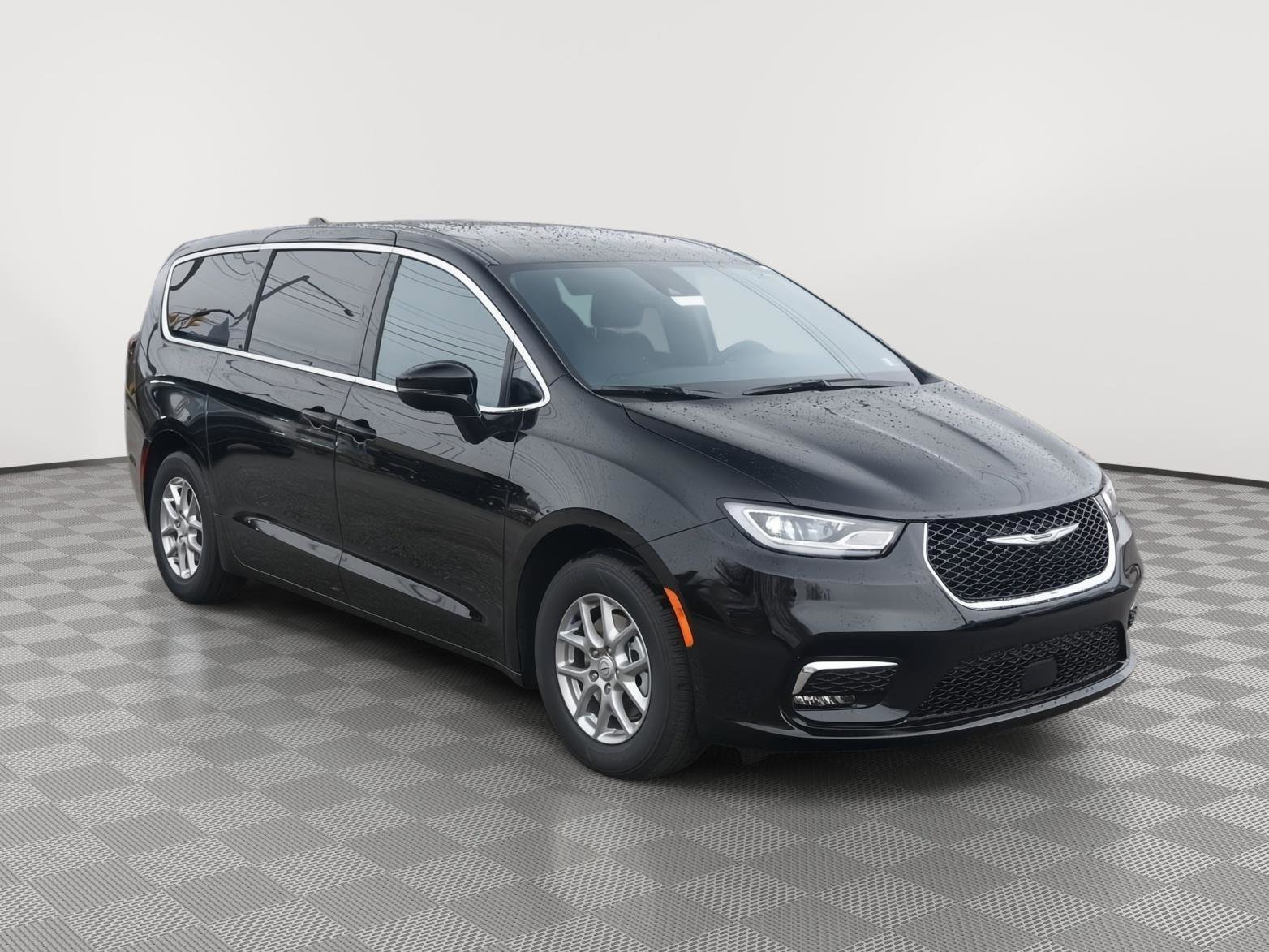New 2026 Chrysler Pacifica Select image 2