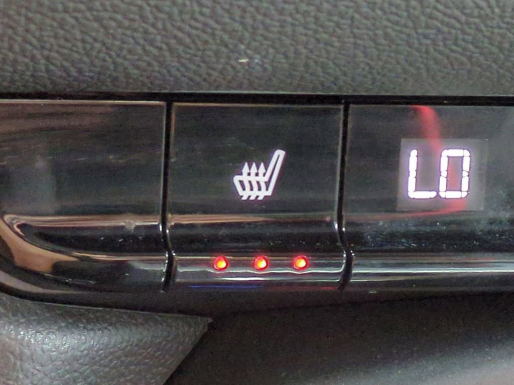 Used 2025 Chevrolet Blazer LT image 23