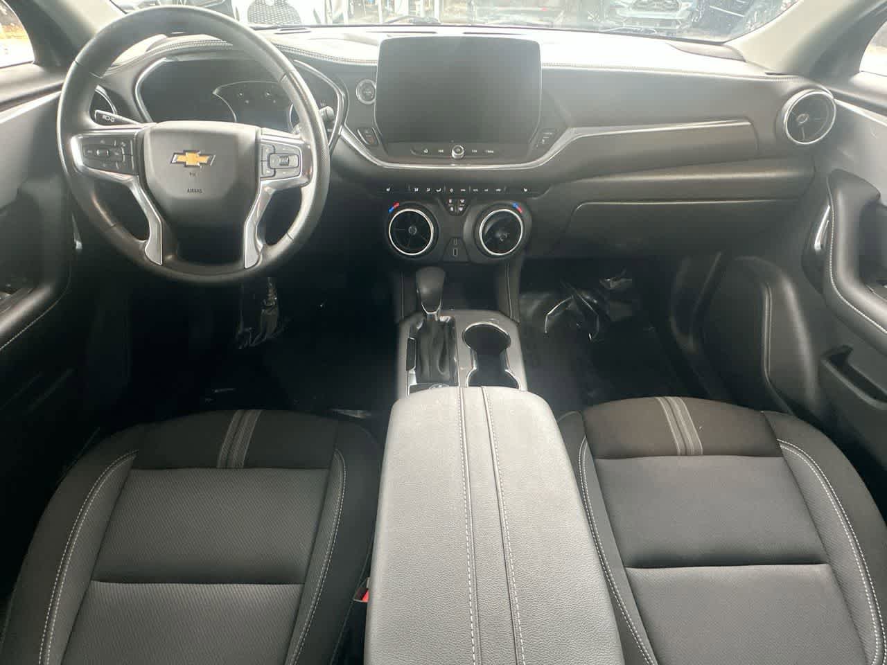 Used 2025 Chevrolet Blazer LT FWD image 24