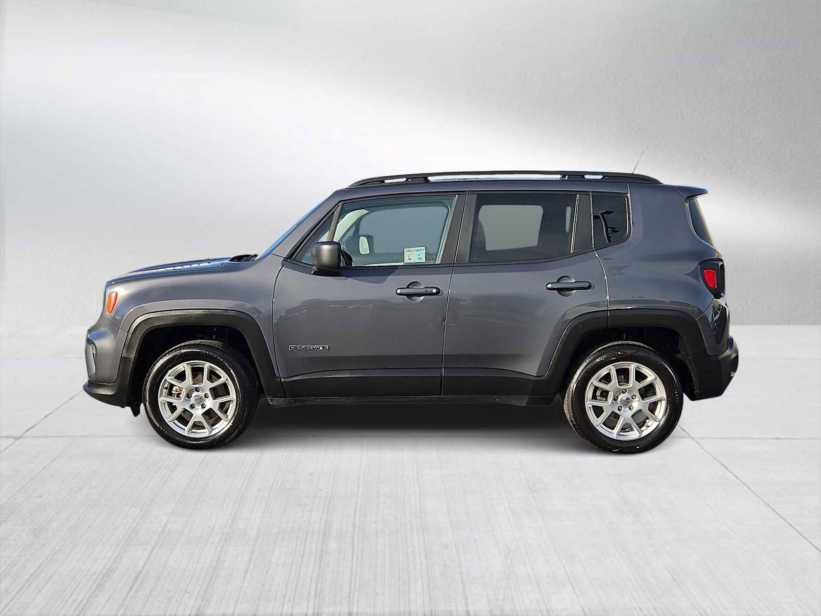 Used 2022 Jeep Renegade Latitude w/ Convenience Group image 5