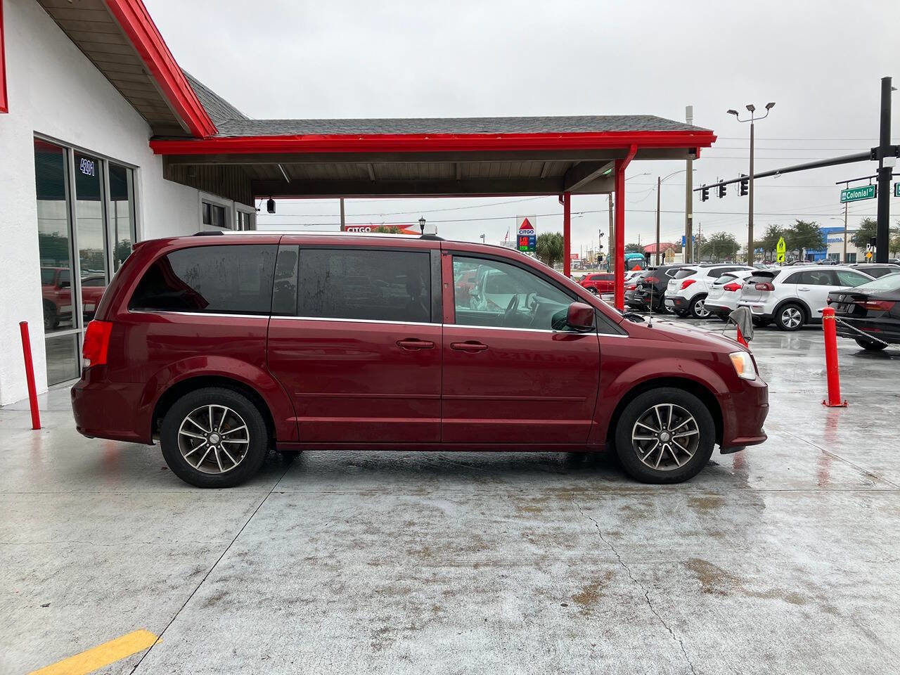 Used 2017 Dodge Grand Caravan SXT image 4