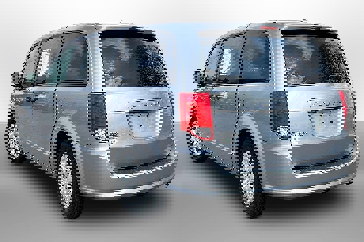 Used 2020 Dodge Grand Caravan SE w/ UConnect Hands-Free Group image 9