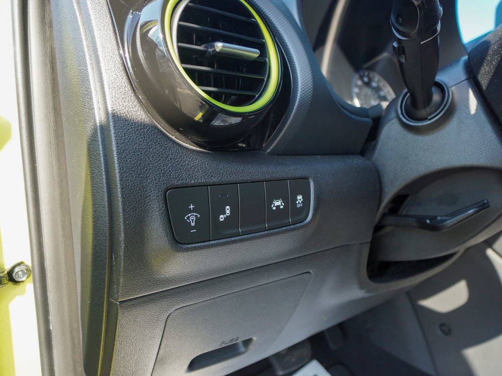 Used 2020 Hyundai Kona Limited image 19