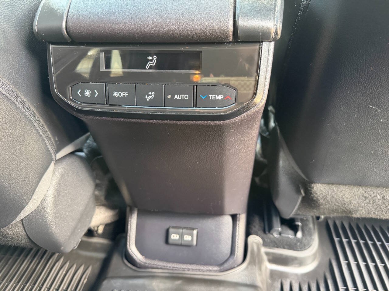 Used 2022 Toyota Highlander XSE AWD/4WD image 24