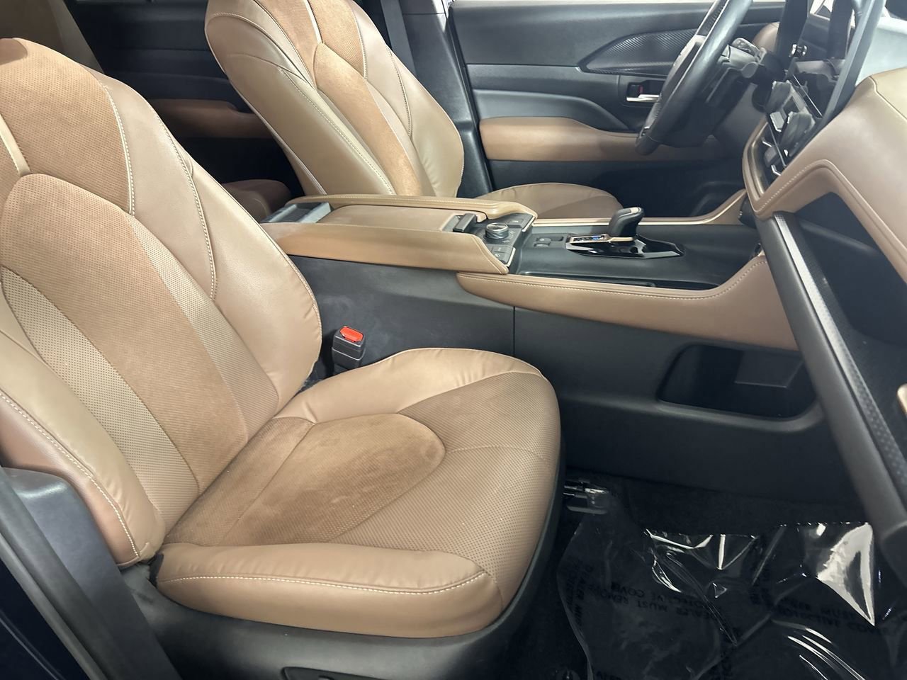 Used 2024 Toyota Grand Highlander AWD Hybrid image 27