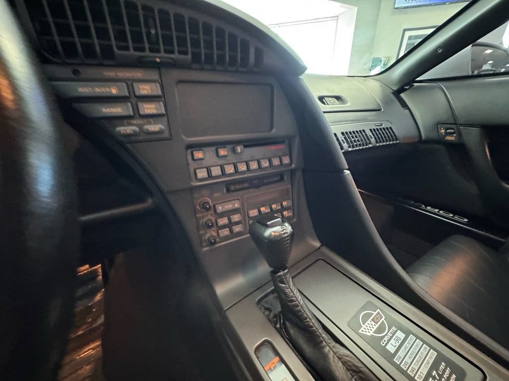 Used 1991 Chevrolet Corvette Coupe RWD image 18