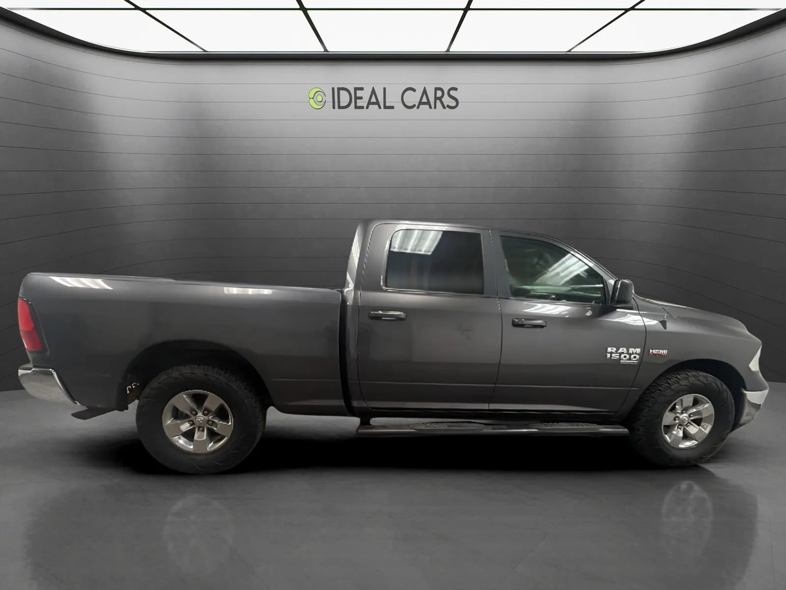Used 2020 RAM 1500 Classic SLT RWD image 4